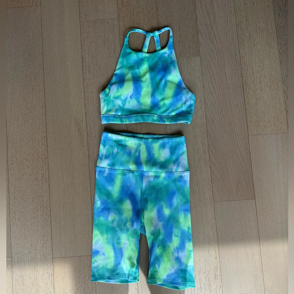 Workout set - biker shorts and sports bra